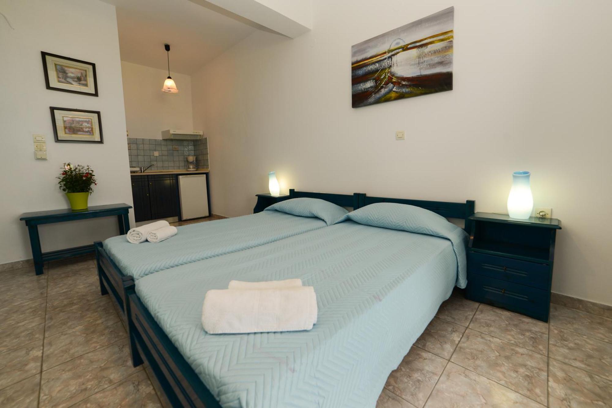Hotel Dina - Ξενοδοχείο Ντινα Plati  Room photo