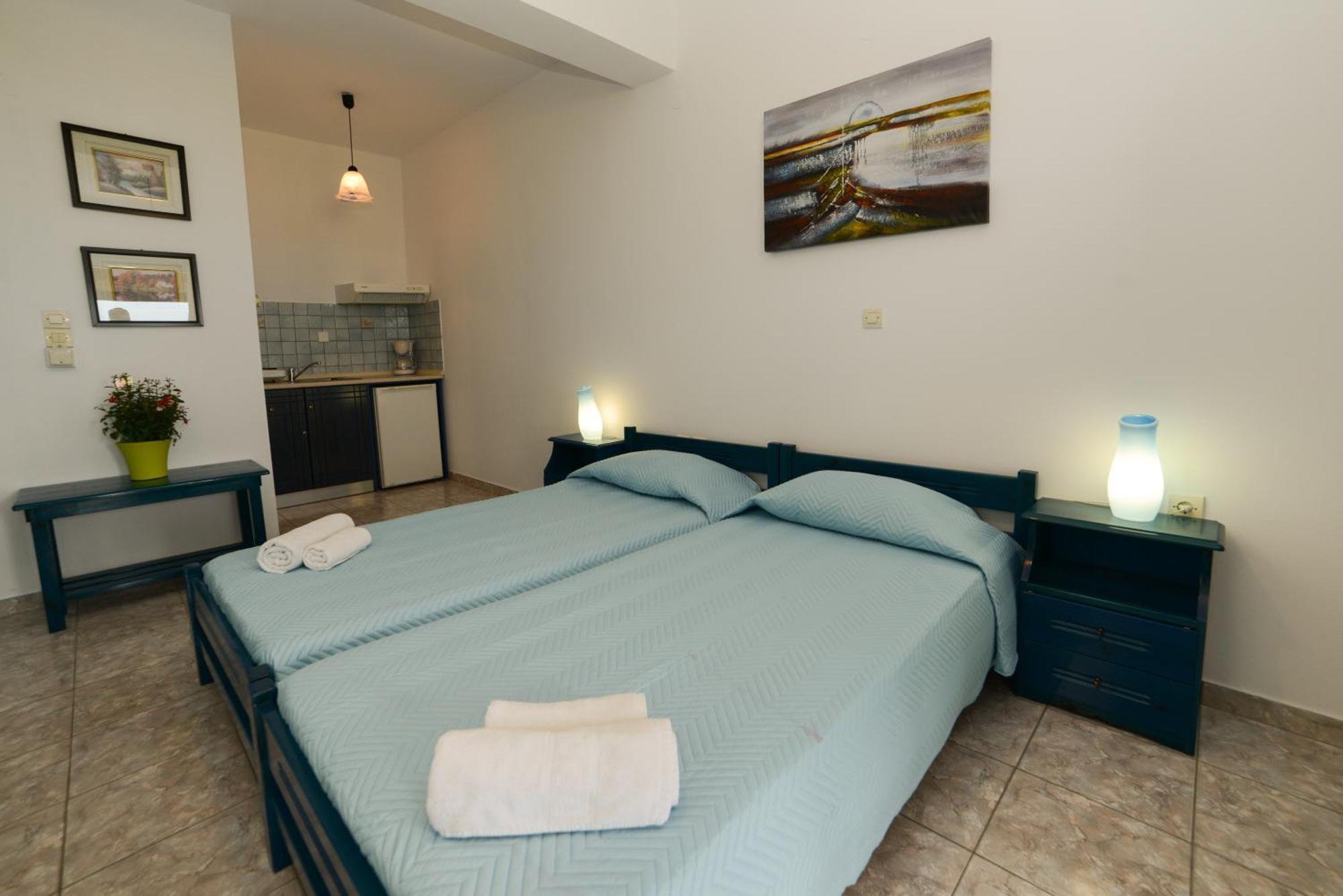Hotel Dina - Ξενοδοχείο Ντινα Plati  Room photo