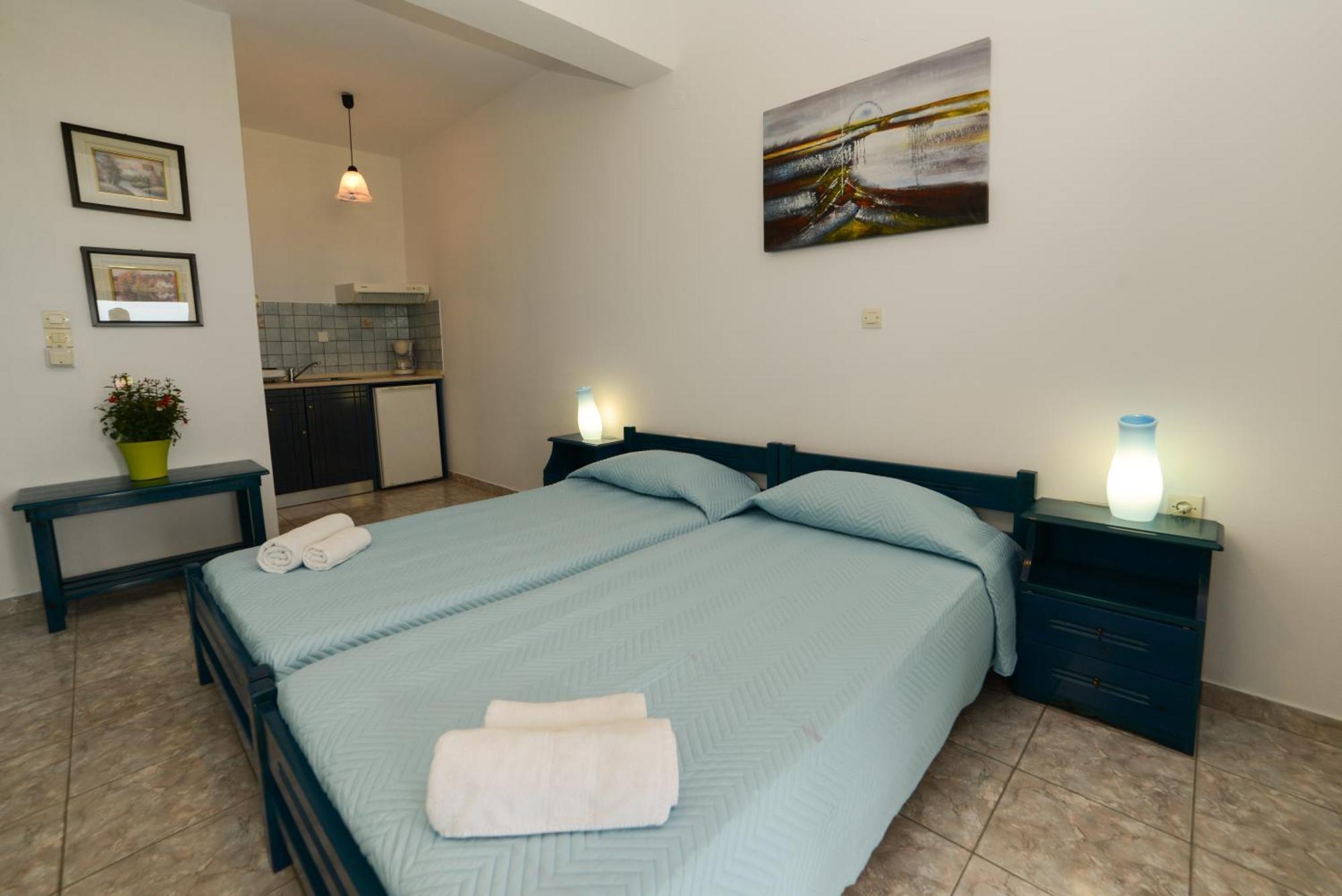 Hotel Dina - Ξενοδοχείο Ντινα Plati  Room photo
